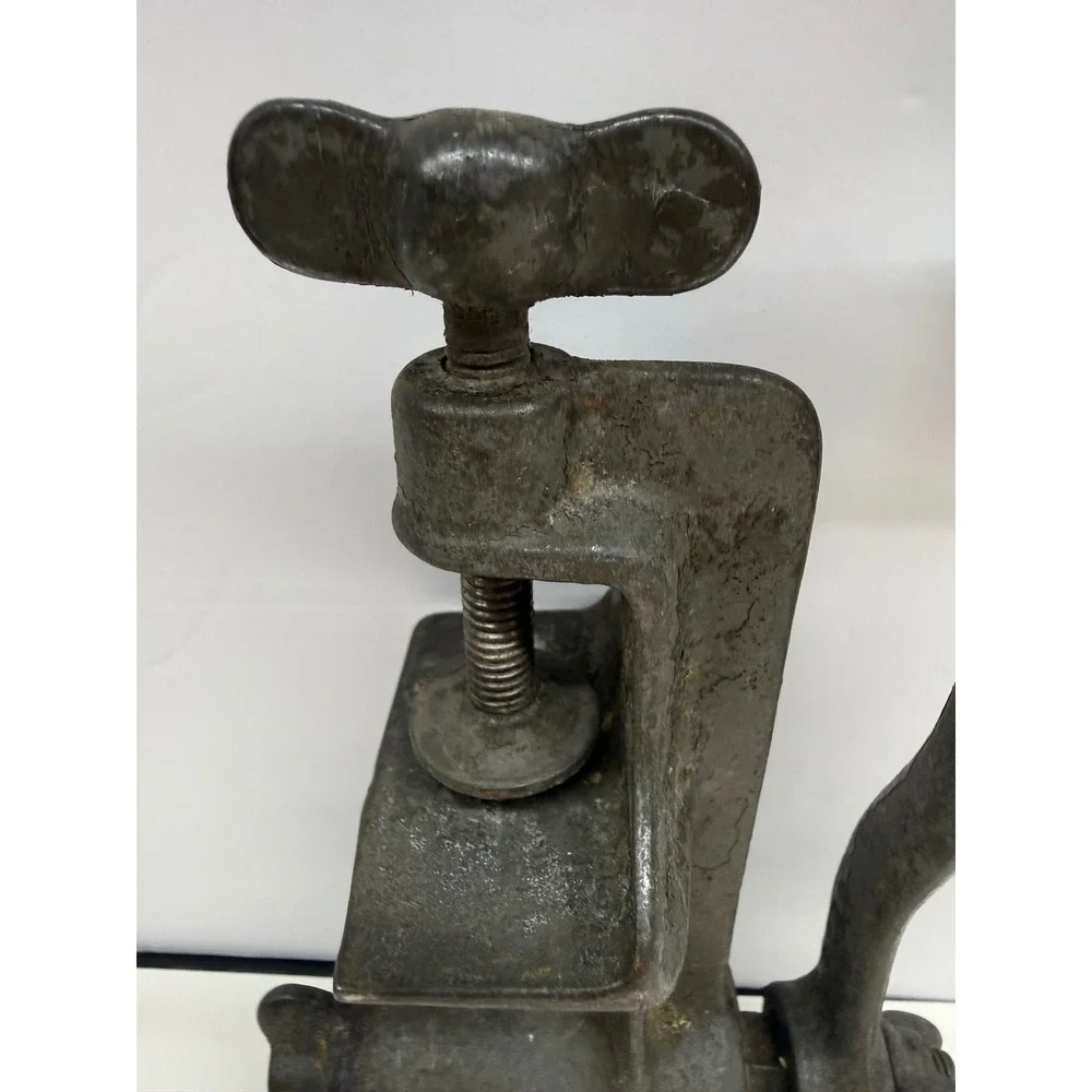 Antique Griswold Mfg Co Cast Iron Meat Grinder Hand Crank Wood Handle Erie PA